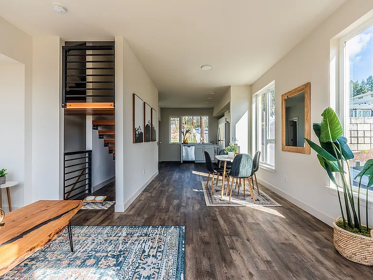Skyridge Townhouses — Photo 36