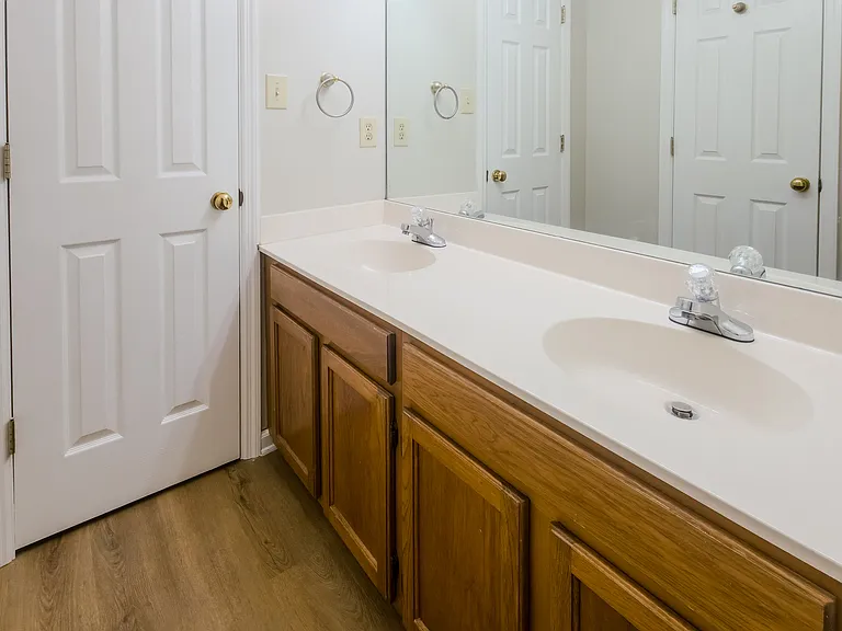 843 Claybrook Ct — Photo 14