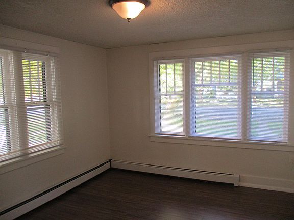 5th image of 418 E Baldwin Ave