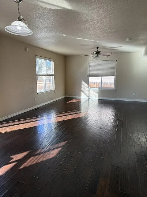 5 bed, 3.5 bath, 2768 sqft, $2,600 — Photo 4