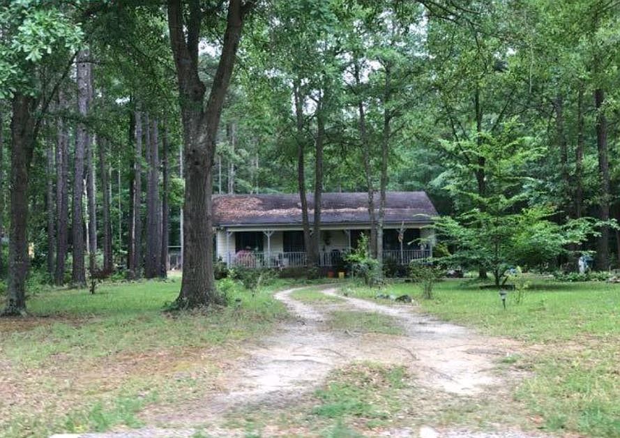 2nd image of 127 Plantation Rd