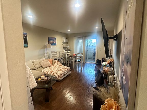 2nd image of 4595 Pearl Ave APT 3