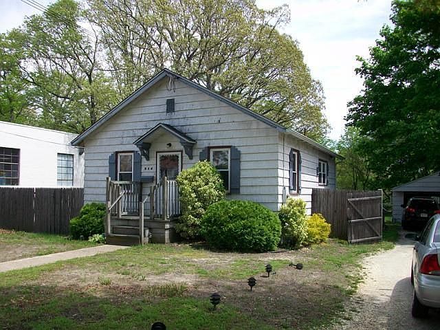 Nice starter home in desirable Northfield