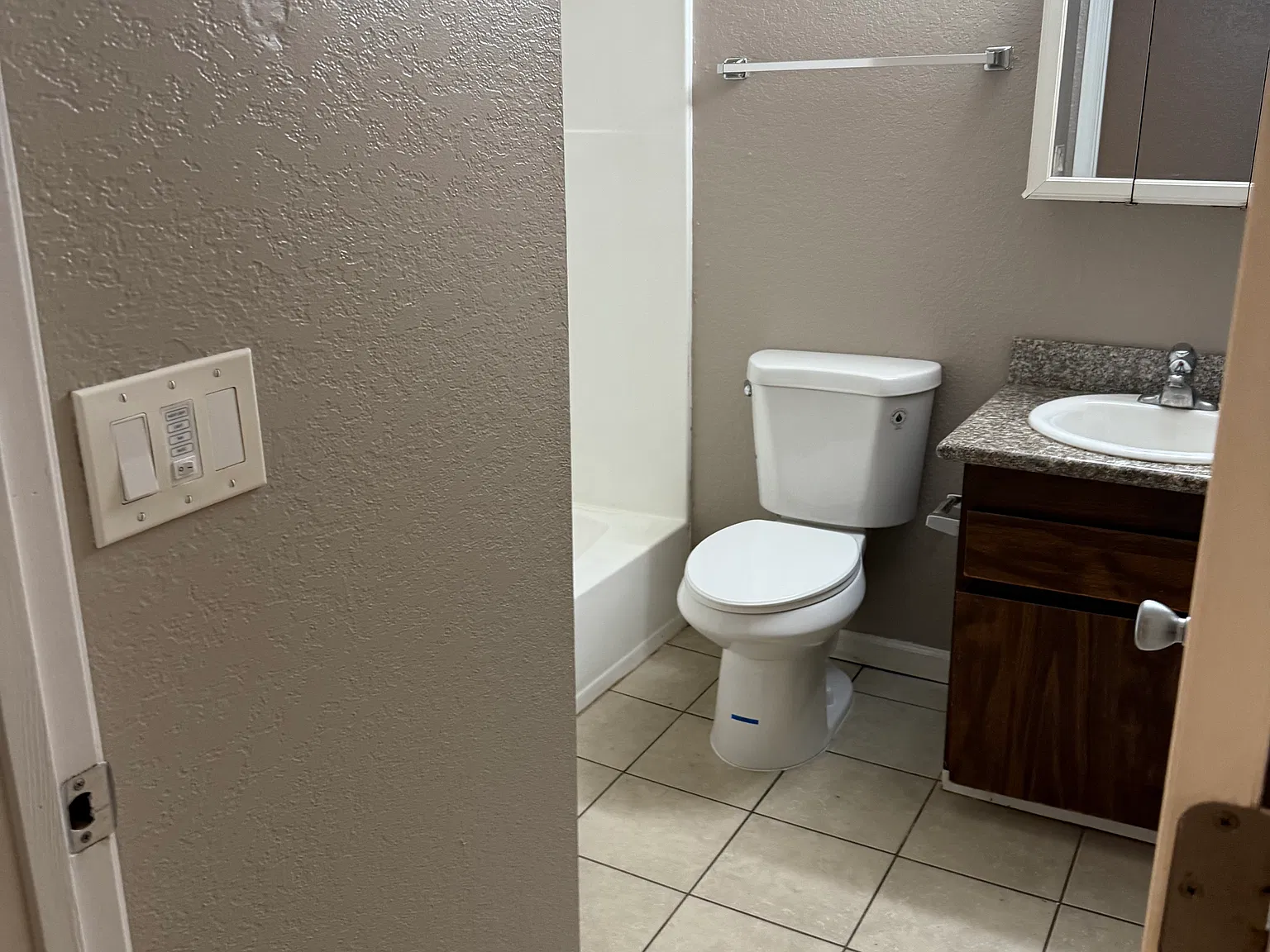 2 bed, 800 sqft, $1,250 — Photo 4