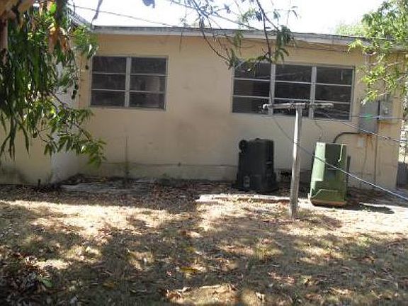 2nd image of 885 NE 134th St