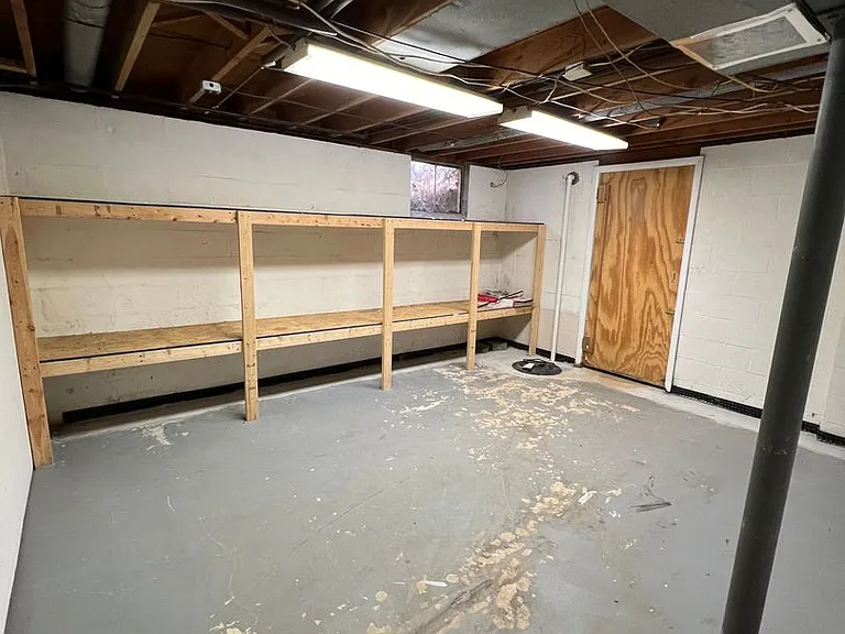 427 W Marion St — Photo 18