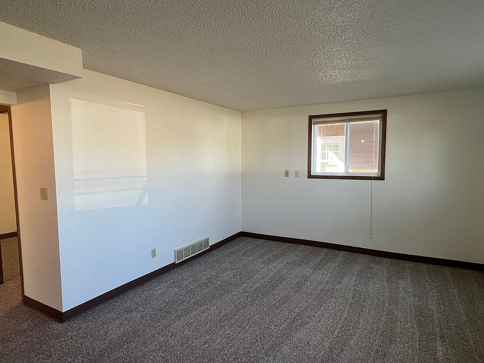 1st image of 1009 S Blauvelt Ave #1011