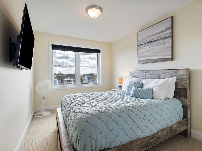 128 Ashworth Ave #307 — Photo 24