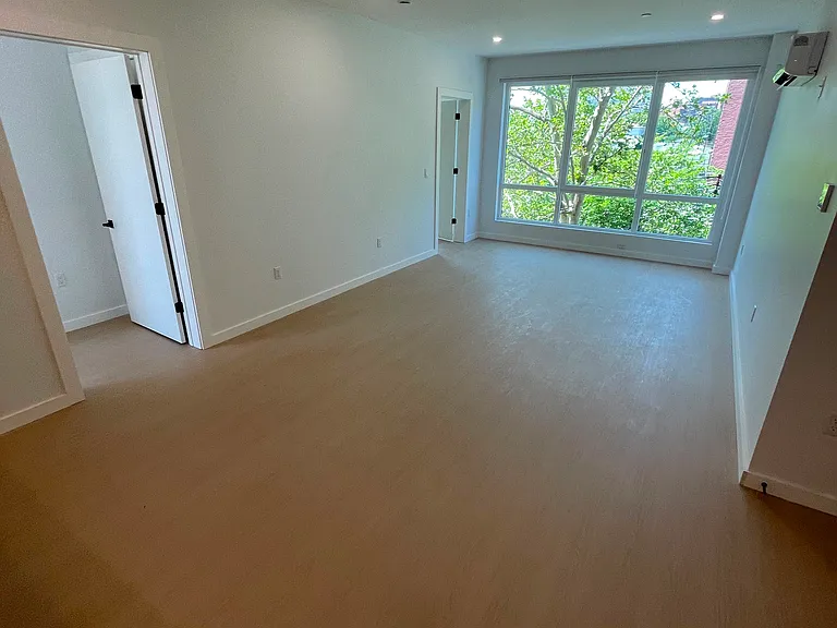 74 Webster St #3D — Photo 4