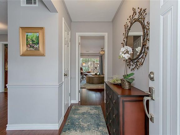 4th image of 9738 Lynbrook Dr