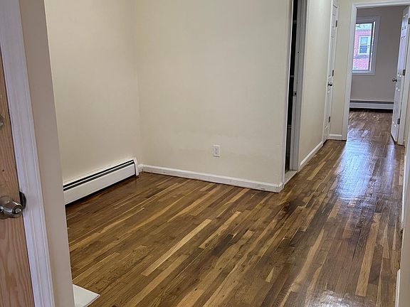 5th image of 14756 Grand Central Pkwy Floor 2