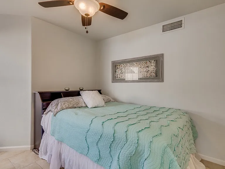 718 W Douglas Ave — Photo 13
