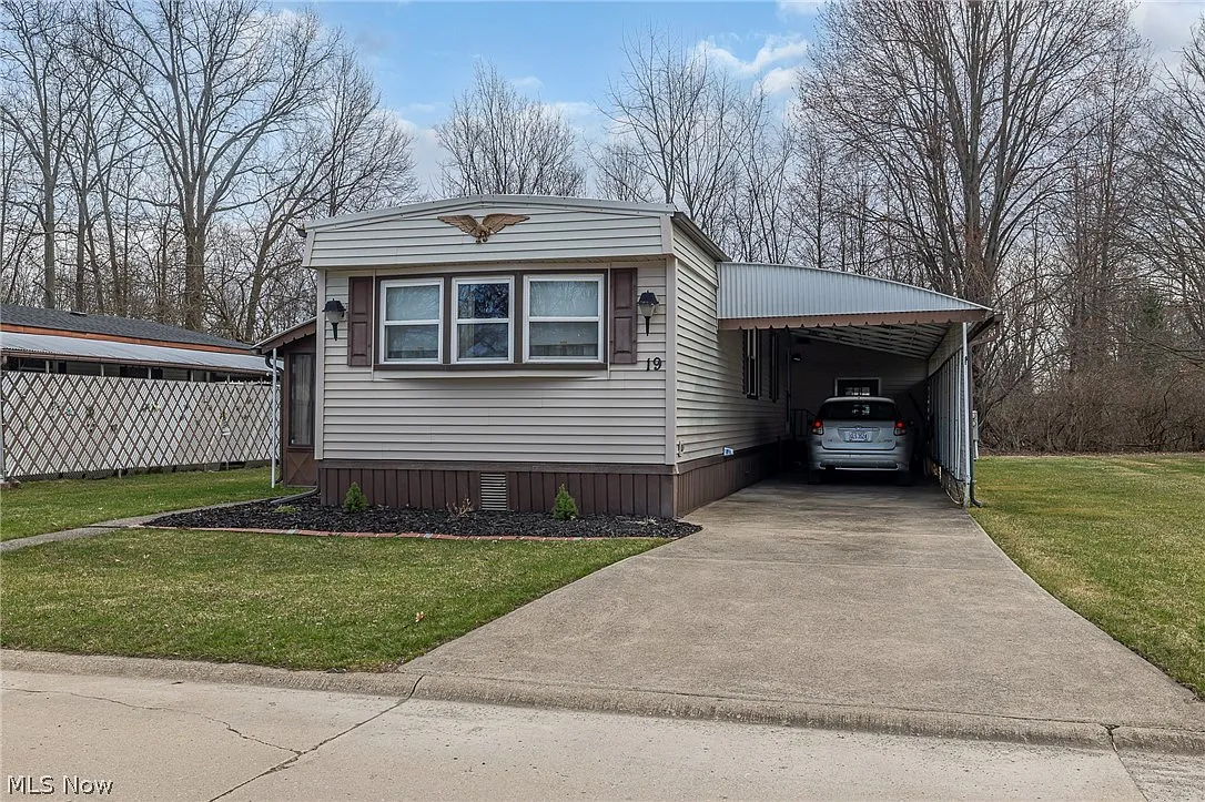 19 Sycamore Dr photo 1