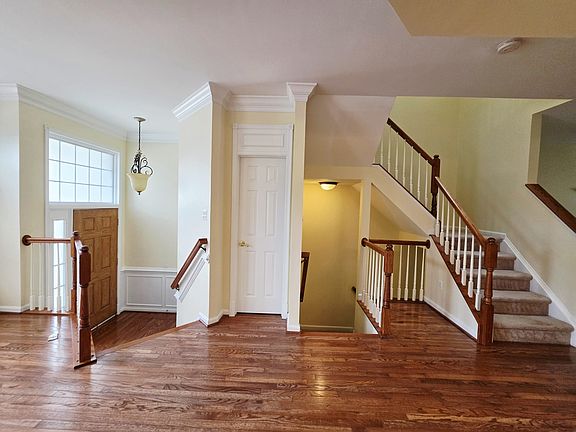 4th image of 20942 Cohasset Ter