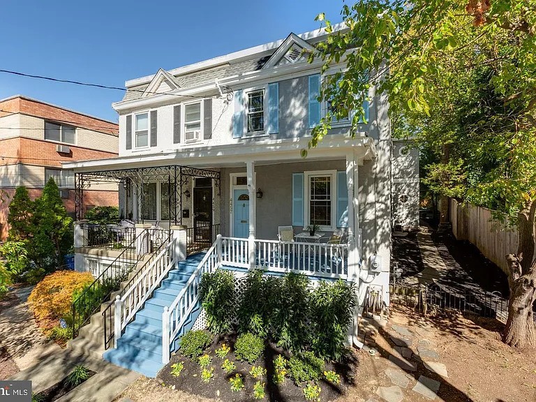 4457 Macarthur Blvd NW — Photo 32