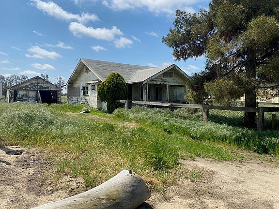 2nd image of 2339 E Stanford Avenue