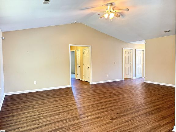 4th image of 621 Chloe Faith Ct