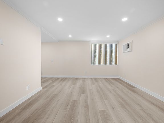 5th image of 1485 E Wilson Ave APT M