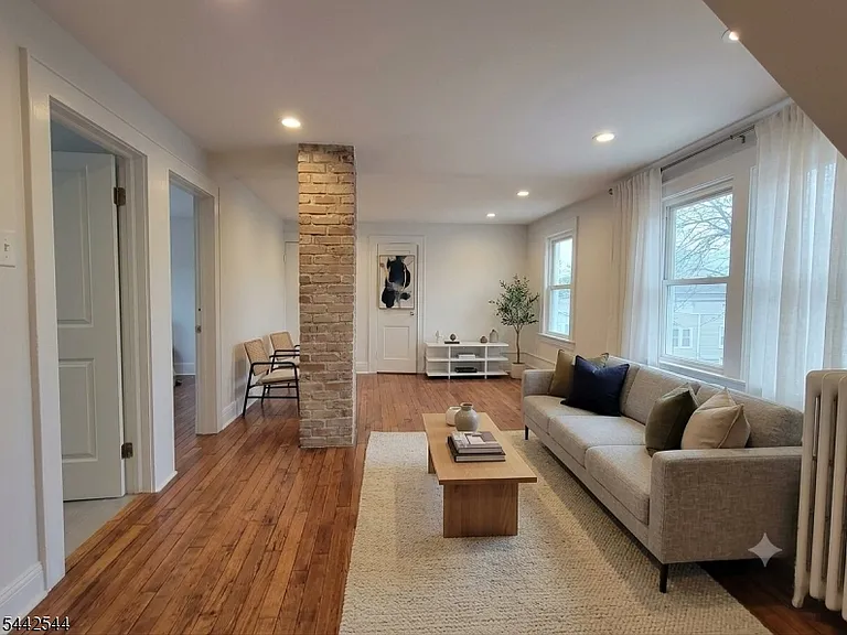 18 Olive St #3 — Photo 2