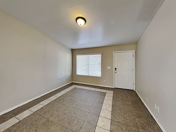 4th image of 2302 E El Moro Cir
