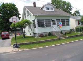 284 Oakdale Ave, Pawtucket, RI 02860