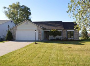 721 Woodland Springs Pl, Fort Wayne, IN 46825