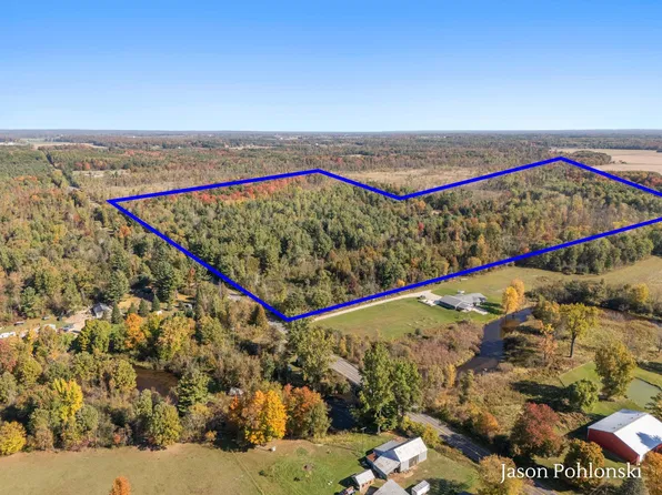155 Avenue, Morley, MI 49336
