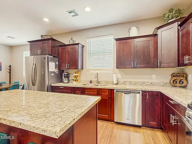2561 W Cripple Creek Dr — Photo 5