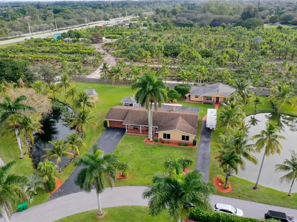 4725 SW 109th Ter, Davie, FL 33328