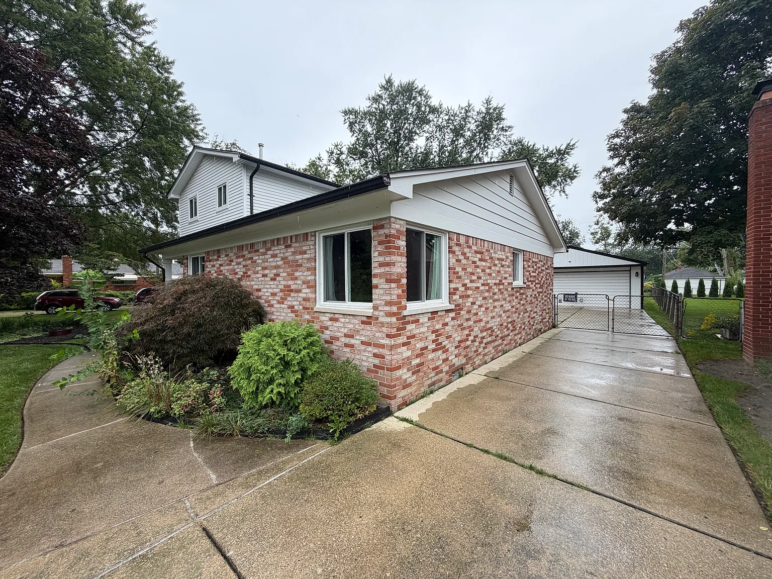 3 bed, 1722 sqft, $2,100 — Photo 2