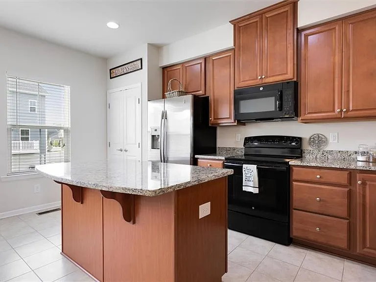 4002 Luminary Dr — Photo 12