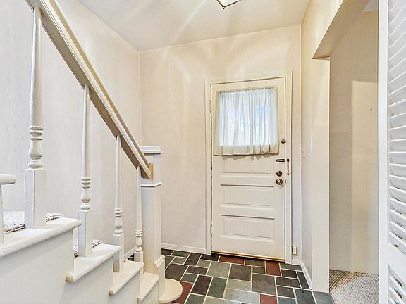 3rd image of 528 N Kensington Ave