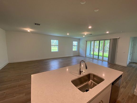 5th image of 7121 SE Park Trace Court
