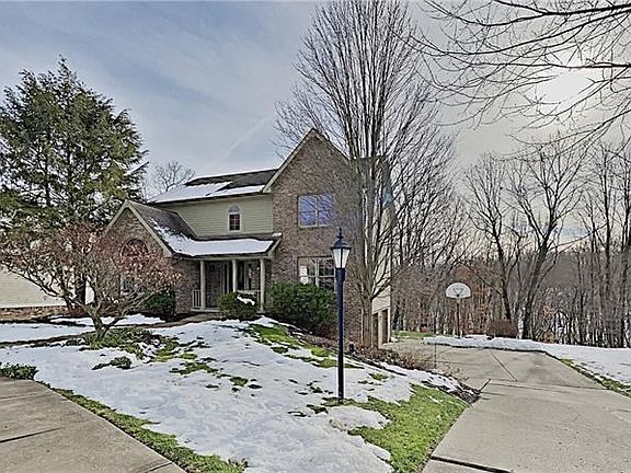 2nd image of 715 Willowcrest Dr