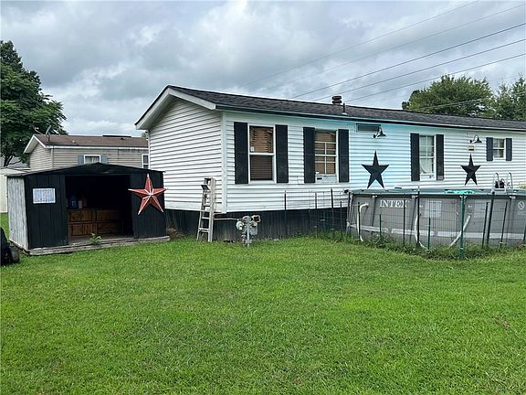 3rd image of 367 Maple Avenue Ext