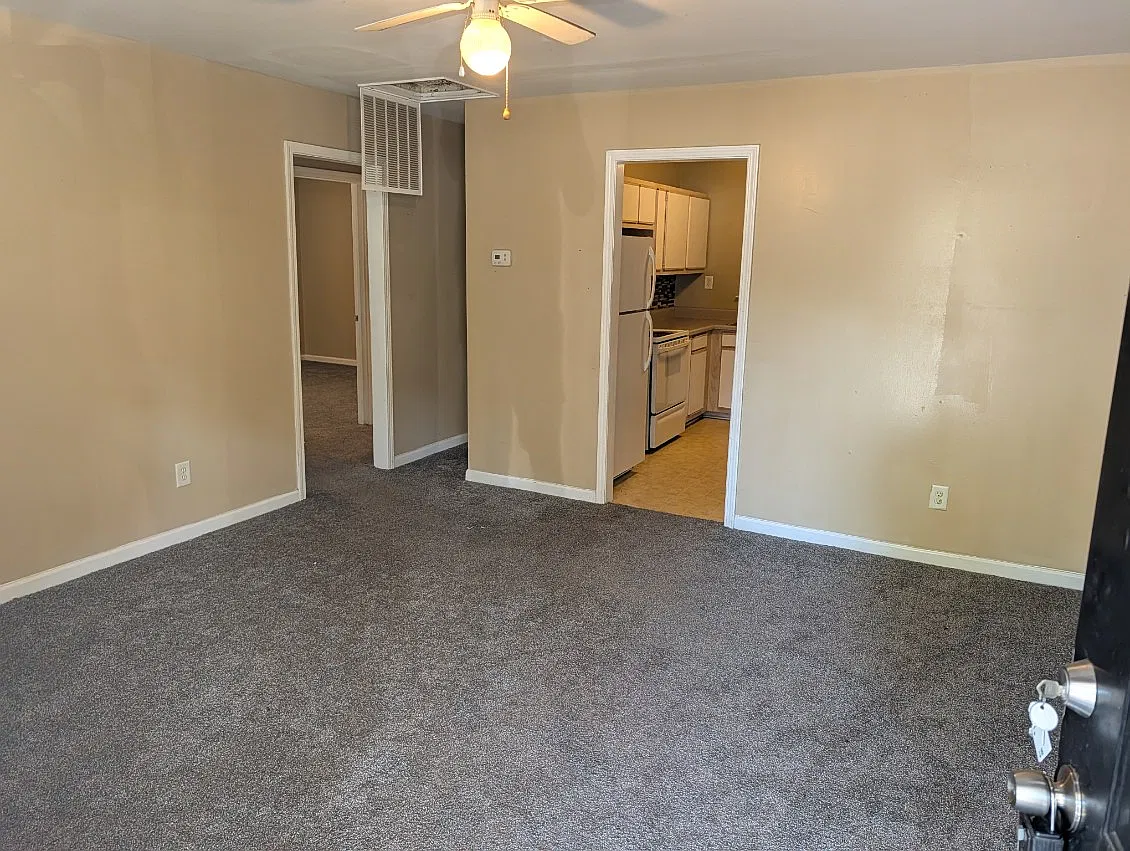 2 bed, 1567 sqft, $995 — Photo 2