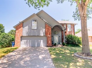 2819 W 64th Pl, Tulsa, OK 74132