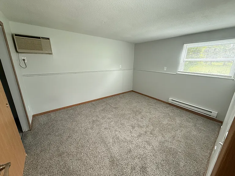Oak Hills West Apartments — Photo 20