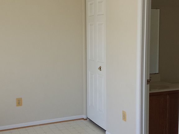 Dining area in Kitchen with bathroom location