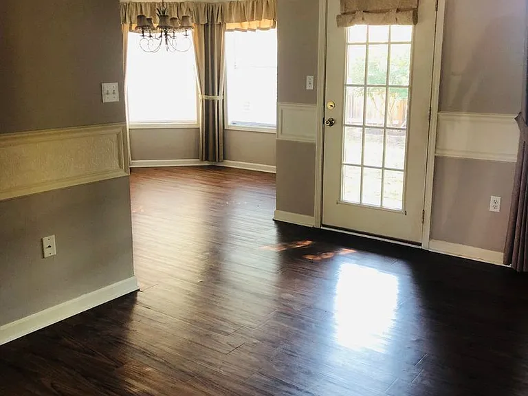 92 Lelia Ln — Photo 2