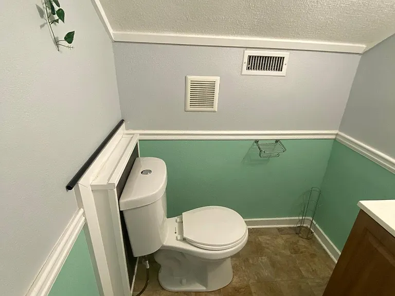 3902 Hawthorne Ave SW — Photo 9