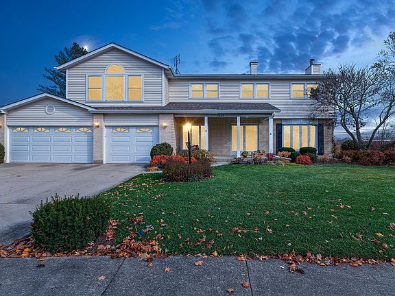 2nd image of 1808 E Wistoria Ct