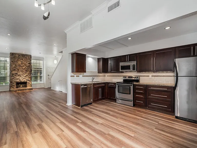 2815 Welborn St #104 — Photo 10