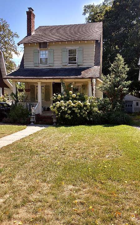 2nd image of 41 Sea Cliff Ave