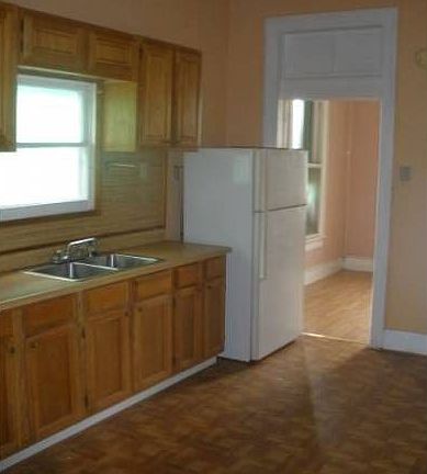 2nd image of 3923 Ursuline St