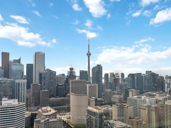 386 Yonge St, Toronto, ON