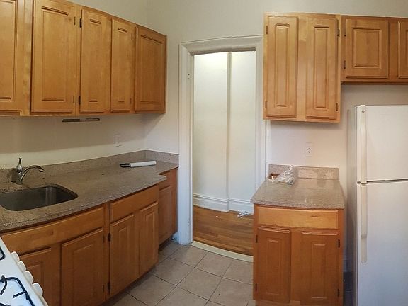 5th image of 724 E 27th St APT 2G