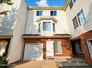 60 Bianca Ct, Staten Island, NY 10312