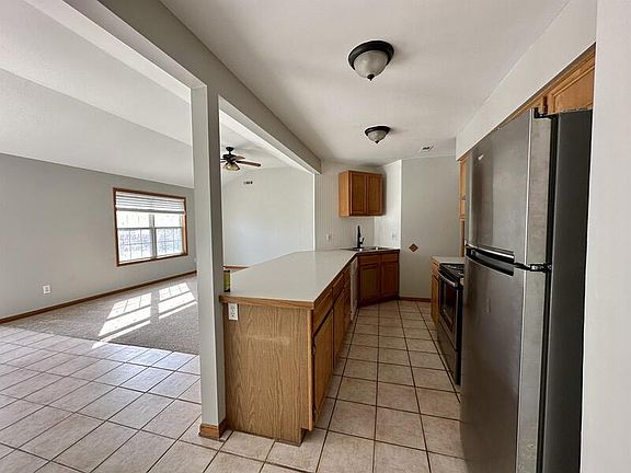 4th image of 2724 Bishop St
