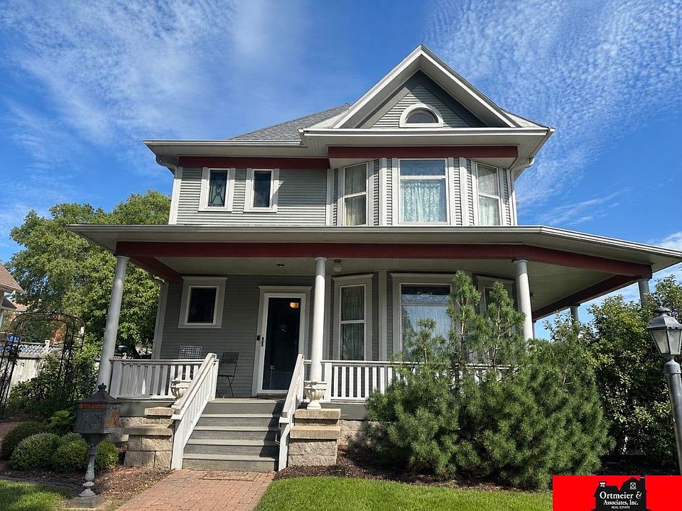 1st image of 240 N Colfax St
